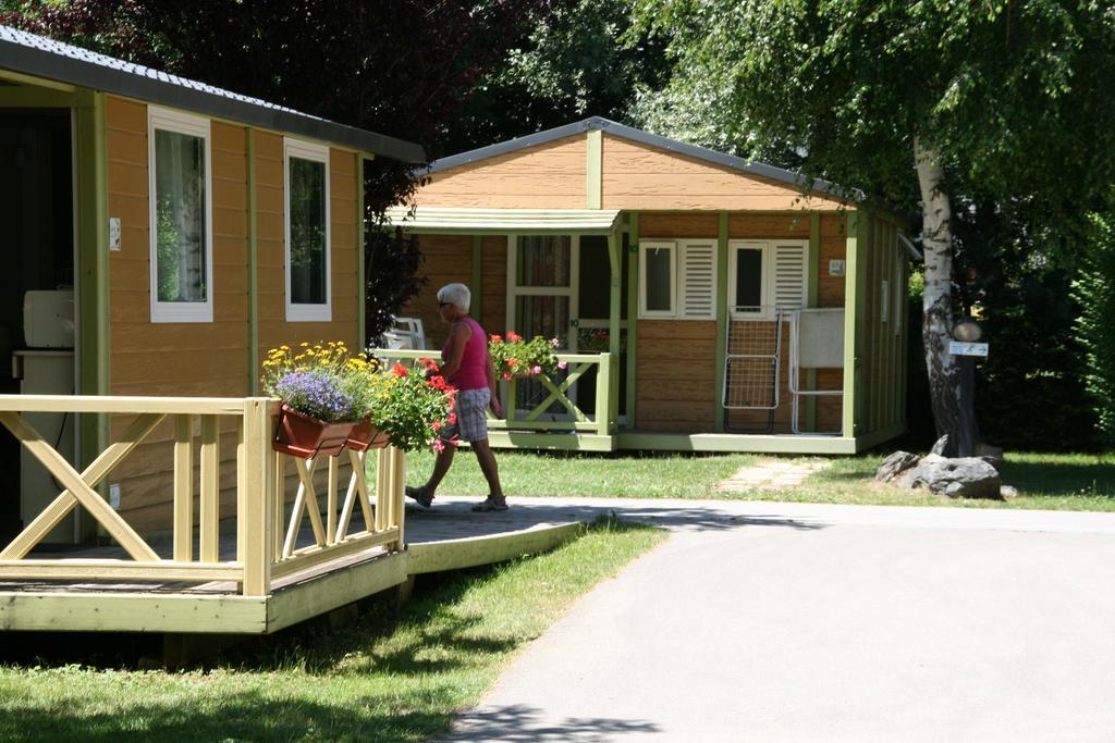 Hotel Camping Le Colporteur Le Bourg-dʼOisans Exterior foto