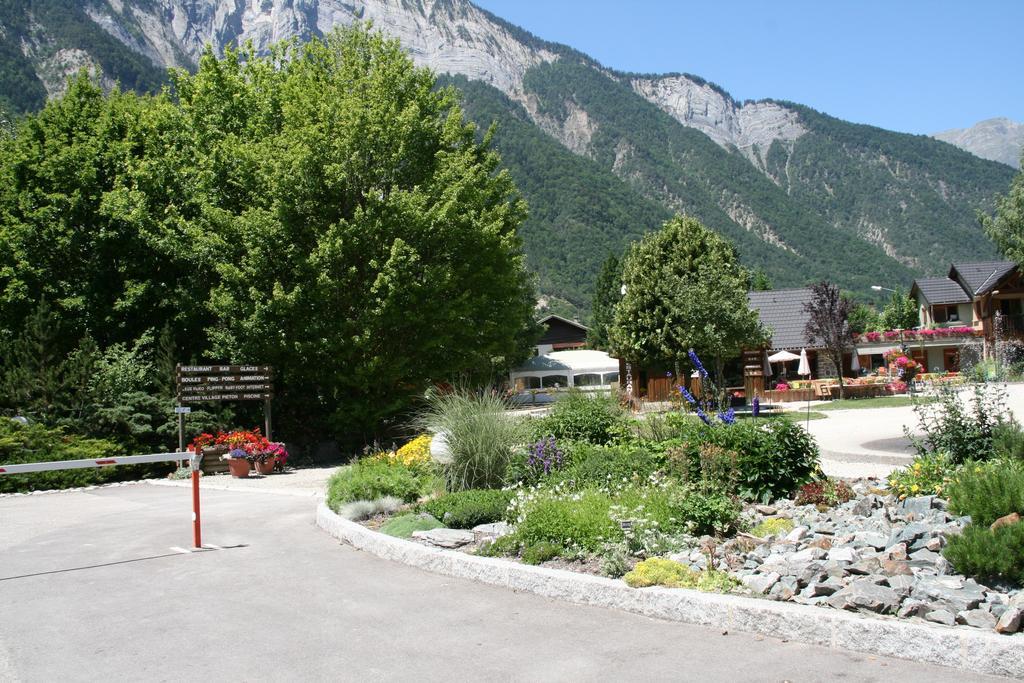 Hotel Camping Le Colporteur Le Bourg-dʼOisans Exterior foto