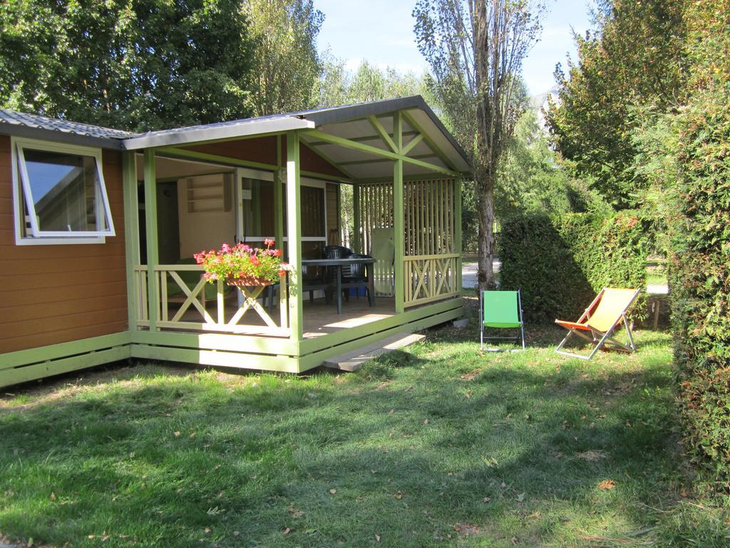 Hotel Camping Le Colporteur Le Bourg-dʼOisans Exterior foto