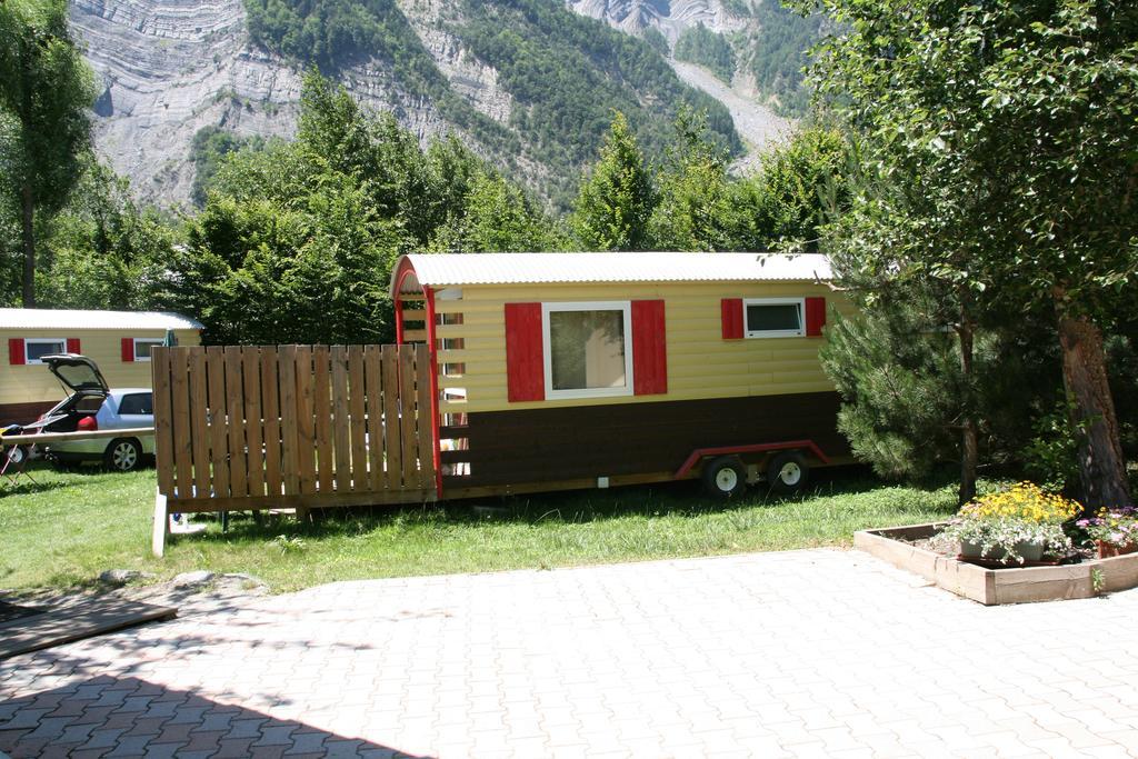 Hotel Camping Le Colporteur Le Bourg-dʼOisans Exterior foto