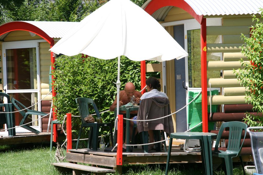 Hotel Camping Le Colporteur Le Bourg-dʼOisans Exterior foto
